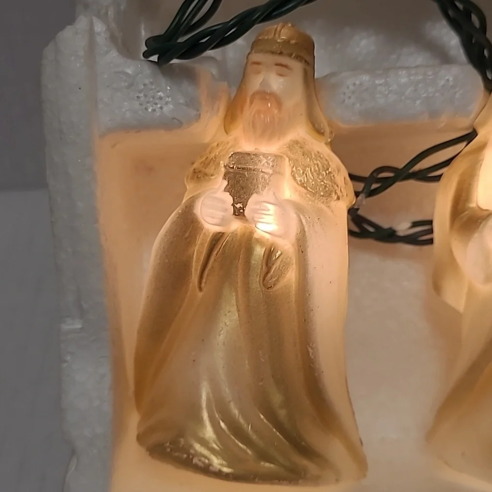 Vintage Christmas Wisemen and Stars Blowmold Light